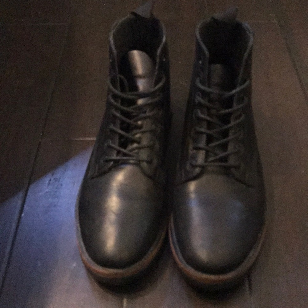 Men’s leather boots